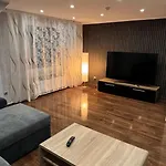 5 Haus Mit Whirlpool, Grillhuette Und Privatem Garten, Perfekt Fuer Gruppen Oder Familien ヴィラ *