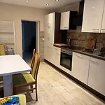 ヴィラ 5 Haus Mit Whirlpool, Grillhuette Und Privatem Garten, Perfekt Fuer Gruppen Oder Familien