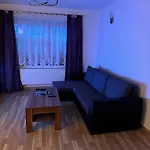 5 Haus Mit Whirlpool, Grillhuette Und Privatem Garten, Perfekt Fuer Gruppen Oder Familien *