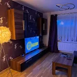 5 Haus Mit Whirlpool, Grillhuette Und Privatem Garten, Perfekt Fuer Gruppen Oder Familien ノイミュンスター