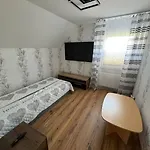 5 Haus Mit Whirlpool, Grillhuette Und Privatem Garten, Perfekt Fuer Gruppen Oder Familien ヴィラ ノイミュンスター