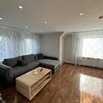 5 Haus Mit Whirlpool, Grillhuette Und Privatem Garten, Perfekt Fuer Gruppen Oder Familien ヴィラ *