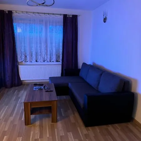 5 Haus Mit Whirlpool, Grillhuette Und Privatem Garten, Perfekt Fuer Gruppen Oder Familien *