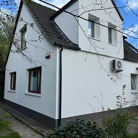 5 Haus Mit Whirlpool, Grillhuette Und Privatem Garten, Perfekt Fuer Gruppen Oder Familien