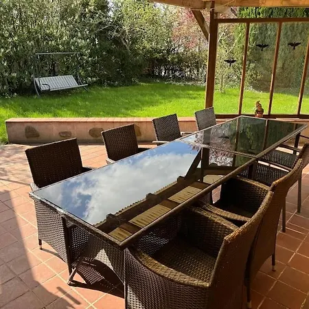 Villa 5 Haus Mit Whirlpool, Grillhuette Und Privatem Garten, Perfekt Fuer Gruppen Oder Familien Neumuenster