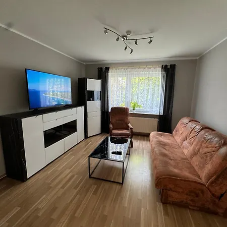 Villa 5 Haus Mit Whirlpool, Grillhuette Und Privatem Garten, Perfekt Fuer Gruppen Oder Familien Neumünster